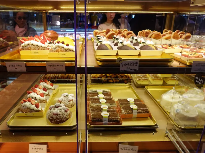 베비에르 빵 진열대