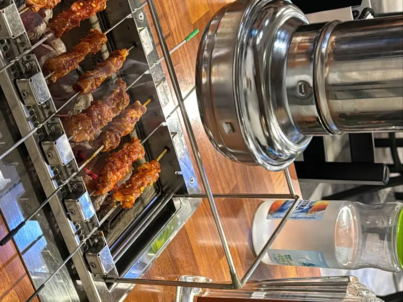 양꼬치 굽는 모습