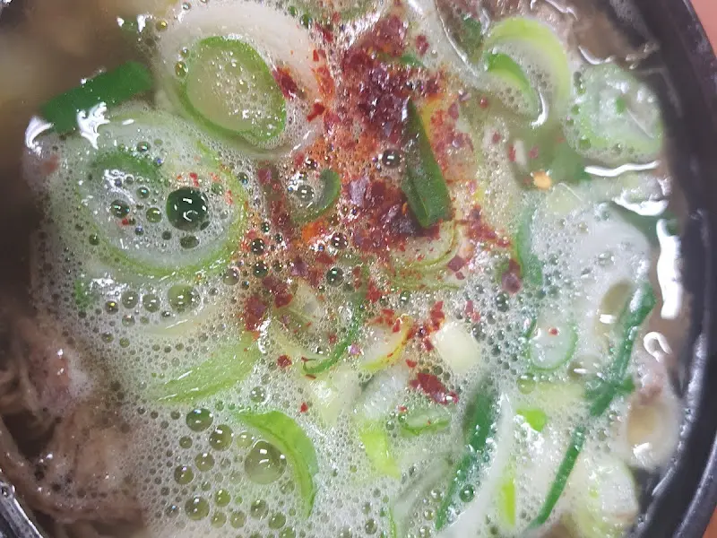 잘 익은 깍두기와 김치