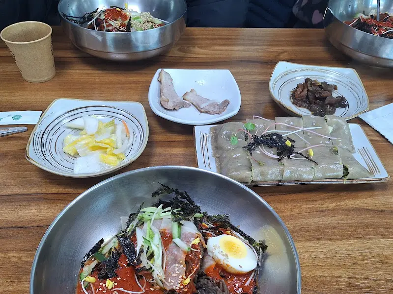 메밀촌 봉평 막국수 한 상 차림