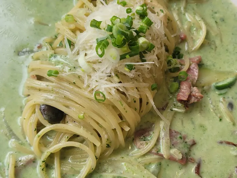 시금치크림 파스타 디테일