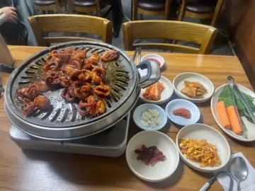 25년 전통, 추억을 씹어먹는 서대문 쭈꾸미 골목 맛집 실험