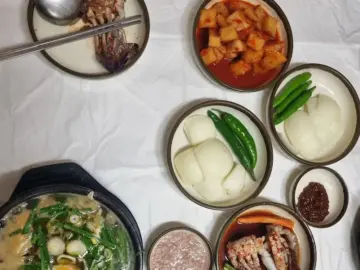 뜨끈한 굴국밥 한 그릇에 몸이 사르르 녹는 아산 맛집 순례기