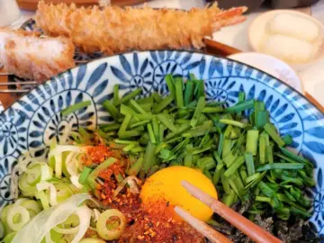 홍성에서 맛보는 일식 돈까스의 정수, 백소정: 추억을 튀겨낸 듯한 맛집 기행