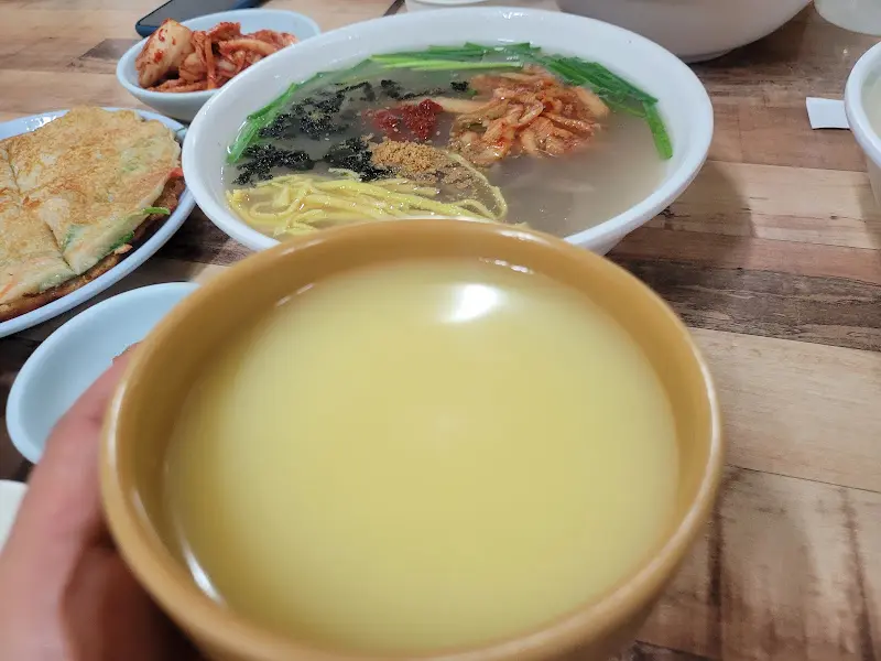 칡국수와 감자전 한 상 차림