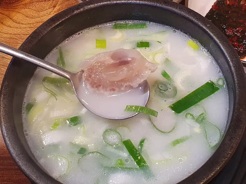 도가니가 듬뿍 들어간 도가니탕