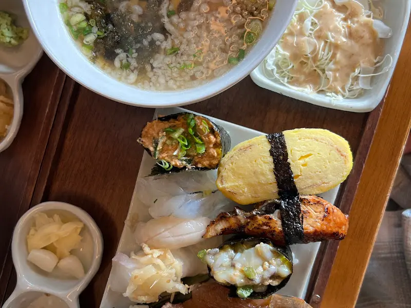 다양한 초밥 구성