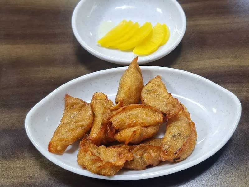 군만두와 단무지