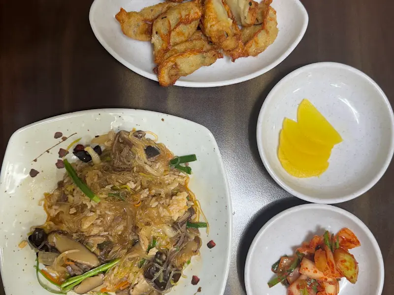 군만두와 잡채밥