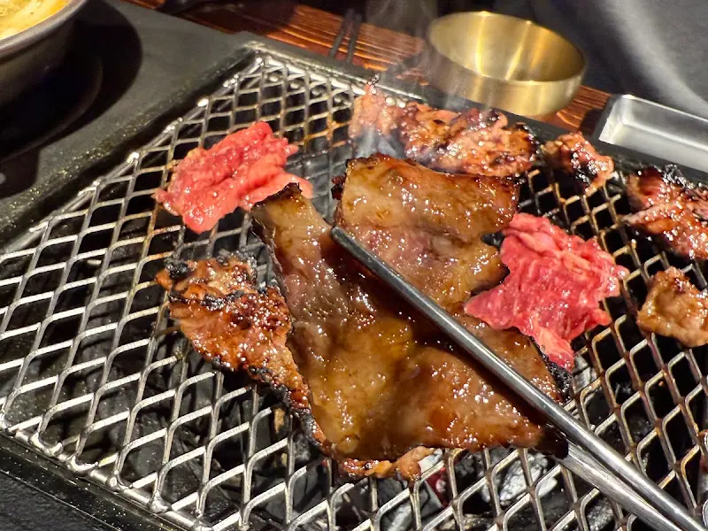 잘 익은 소갈비와 늑간살