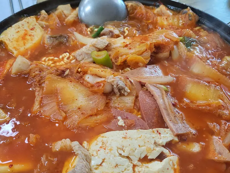 보글보글 끓고 있는 김치찌개