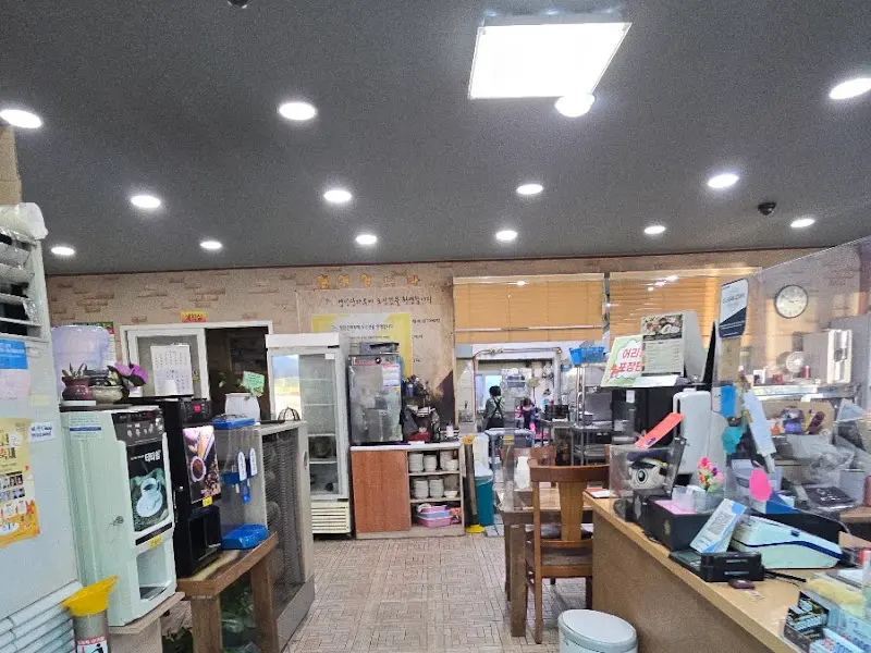 영인산마루 식당 내부 전경