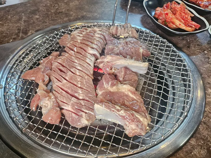 숯불에 올려진 갈비