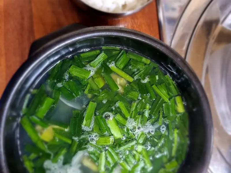 다슬기가 듬뿍 들어간 다슬기탕