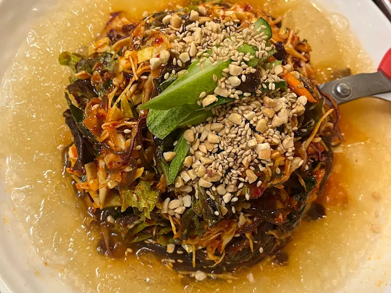 푸짐한 쟁반국수