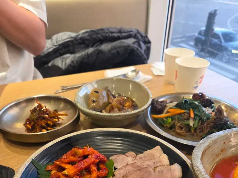 툇마루밥상 푸짐한 상차림