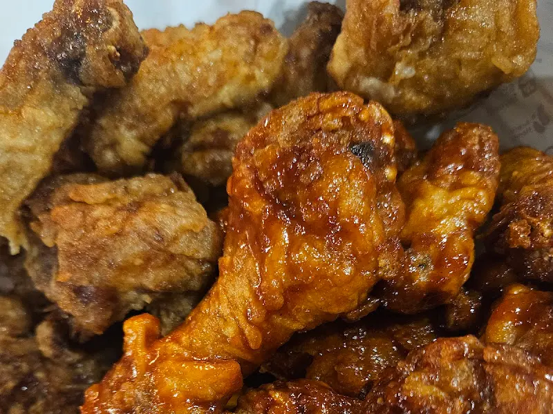 바삭함이 느껴지는 치킨 단면