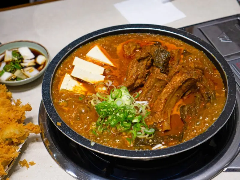 갓김치 등갈비찜 한상차림