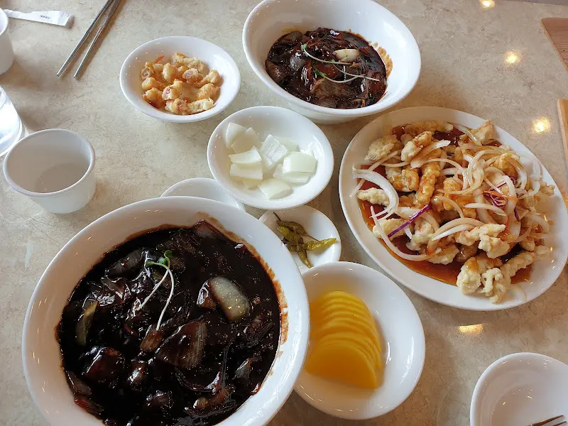 푸짐한 한 상 차림! 탕수육, 짜장면, 짬뽕까지 완벽!