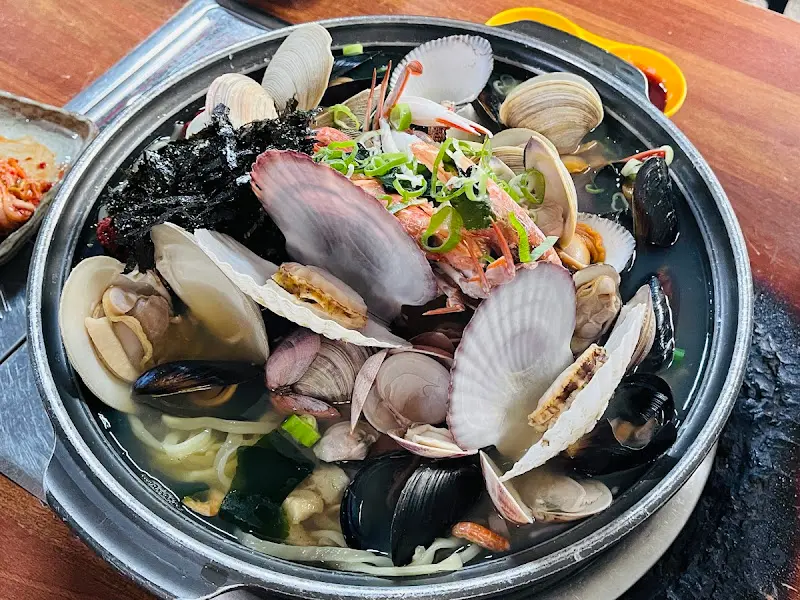 해물칼국수 전체샷