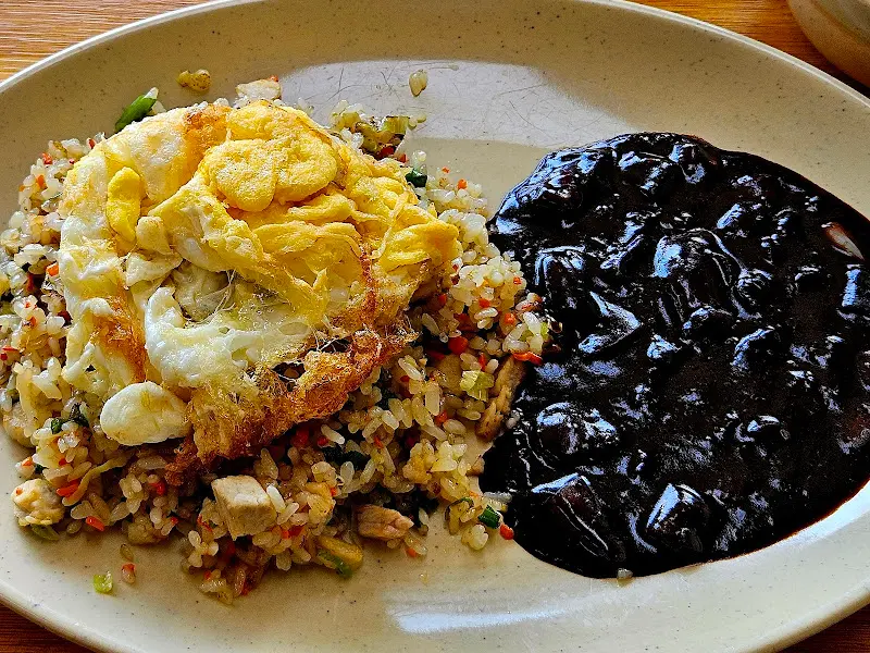 경승원 볶음밥과 짜장 소스