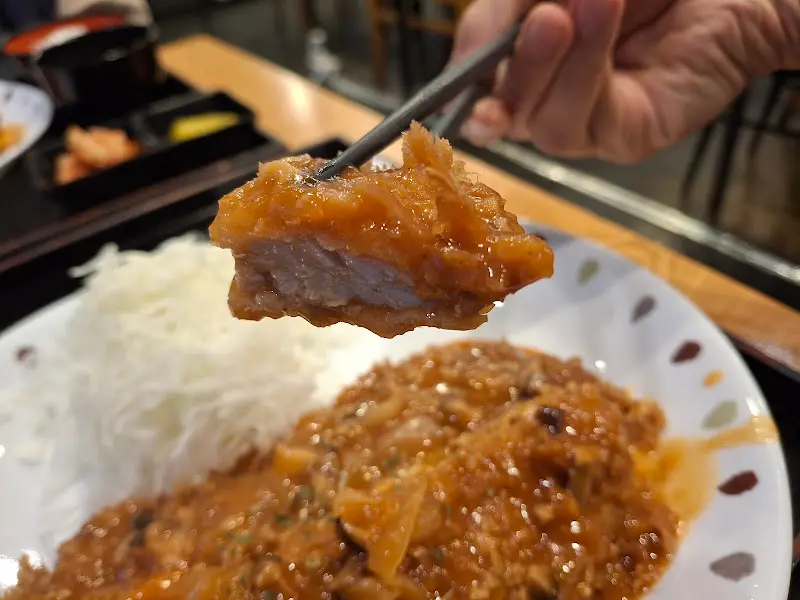 두툼한 고기 단면