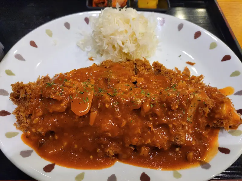 깔끔하게 비워낸 접시