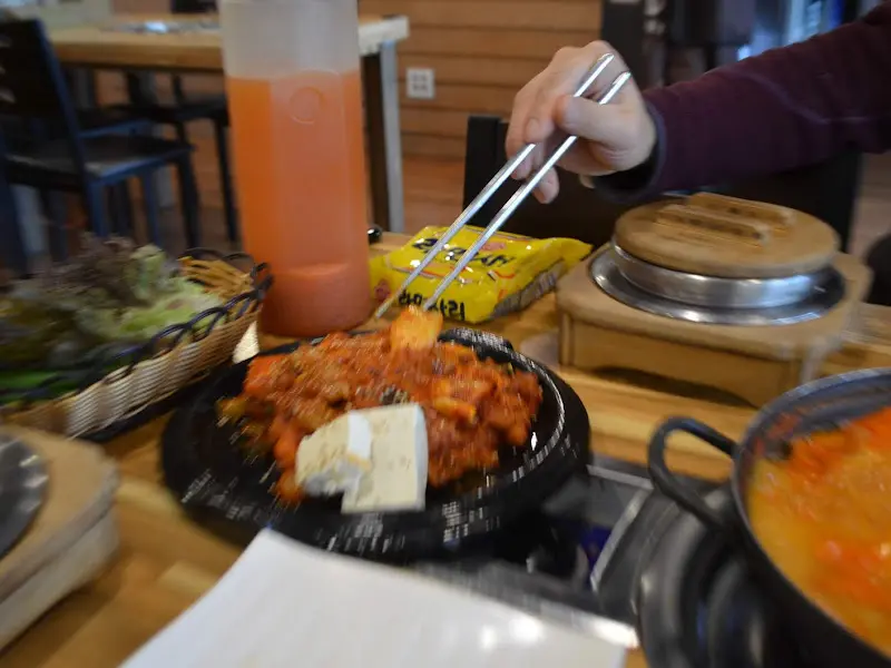 제육볶음과 김치찌개