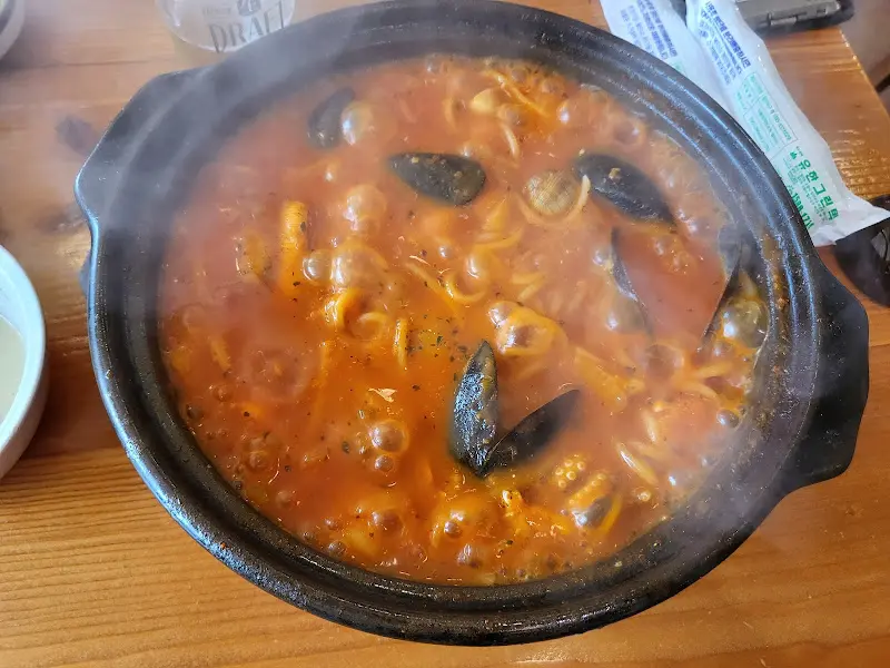해물 뚝배기 파스타