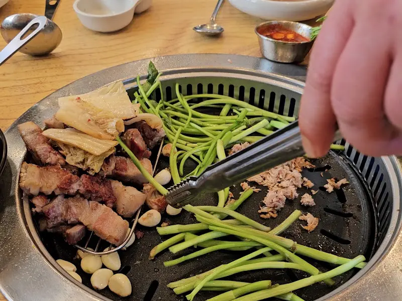 직원분이 직접 구워주는 삼겹살