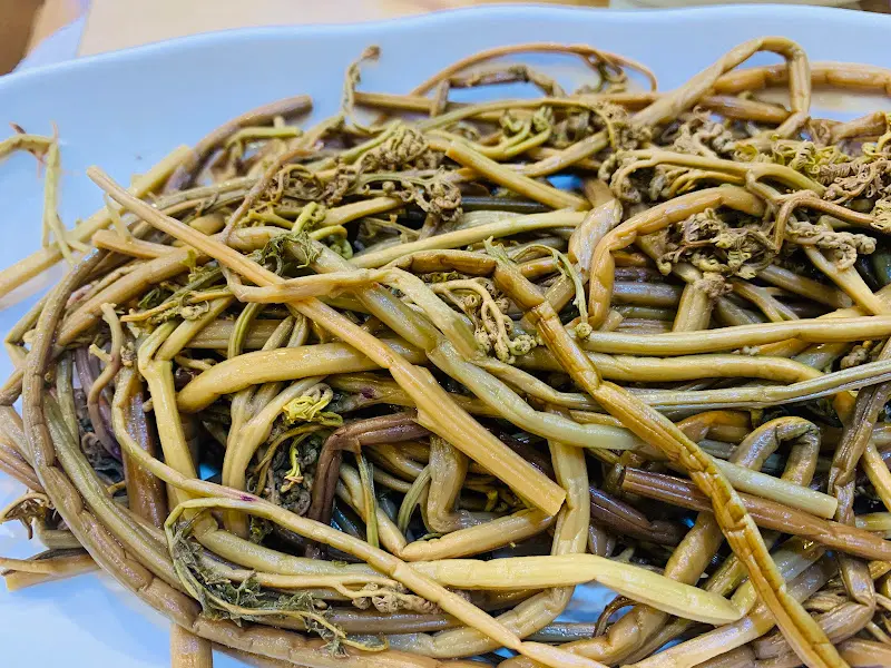 맛찬들 왕소금구이 미나리