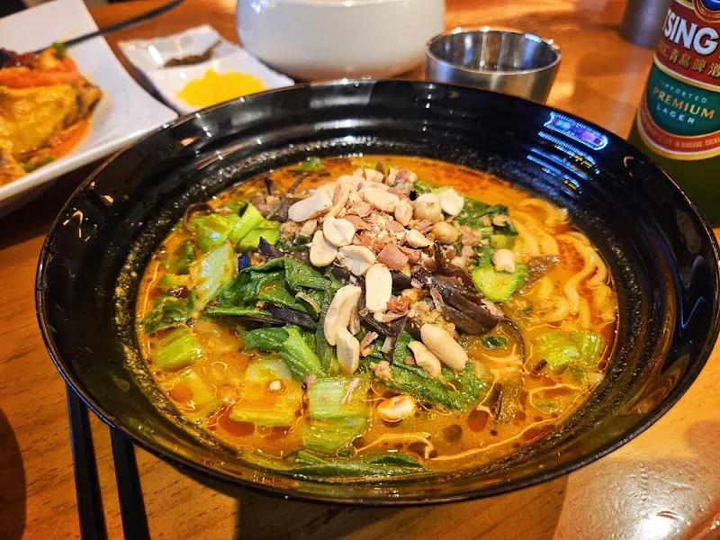 탄탄면 한 그릇