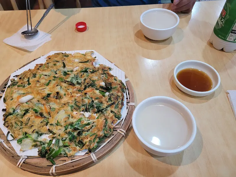 찌짐과 막걸리 한 상