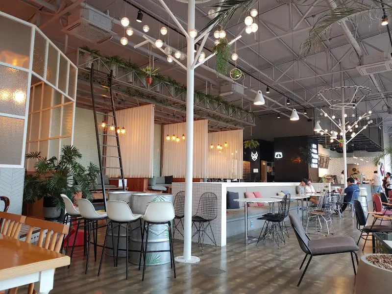 카페 내부 인테리어