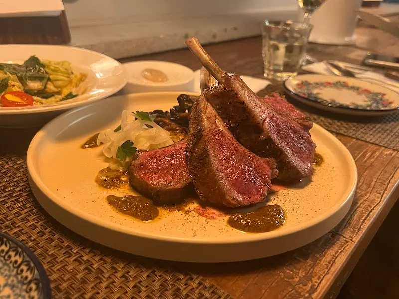 테이블뷰 프렌치 랙 근접샷