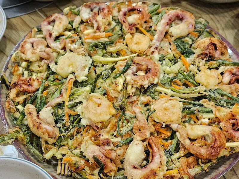 피자처럼 썰어져 나오는 해물파전