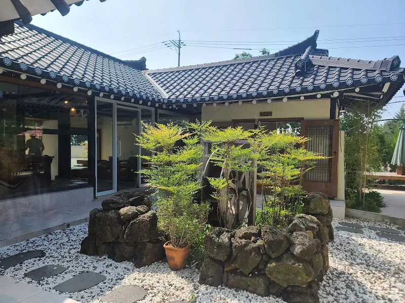 감나무뜰의 외관