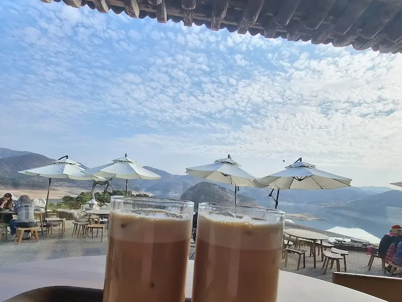 돌잔 쌍화차와 옥정호 뷰