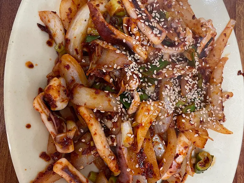 윤기가 흐르는 오징어볶음