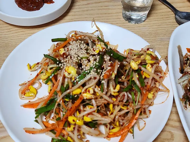 섬마을훈태 콩나물