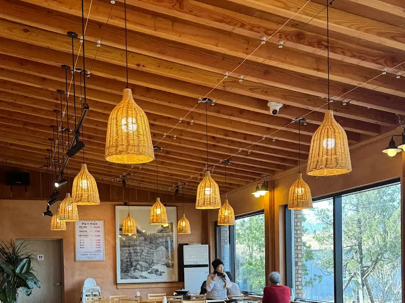 잿놀이 식당 내부