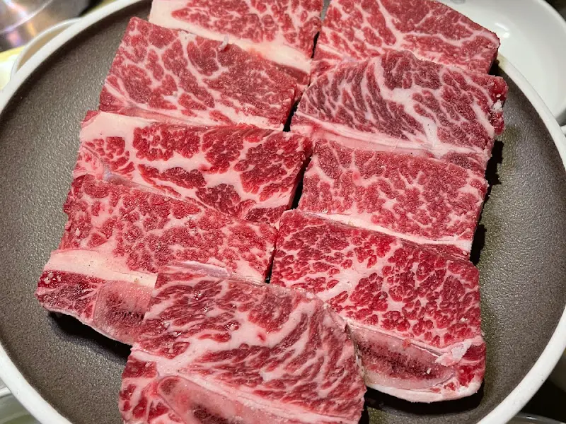 고기의 신선함이 느껴지는 비주얼