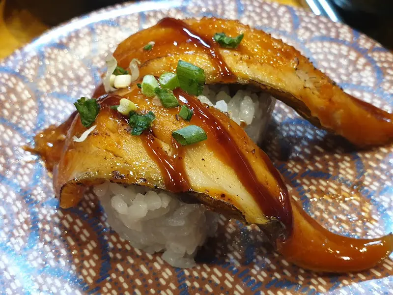 구운 연어 초밥