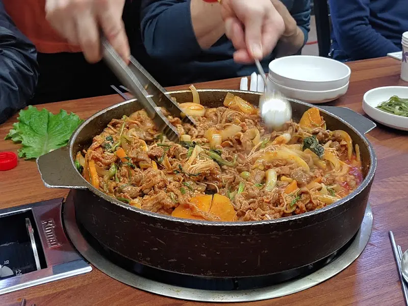 다 익은 오리 주물럭