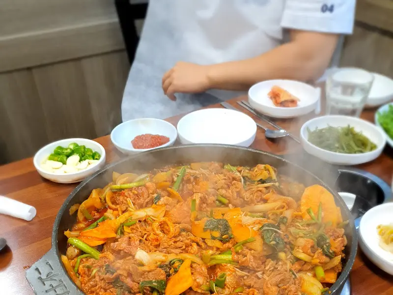 오리주물럭 한상차림