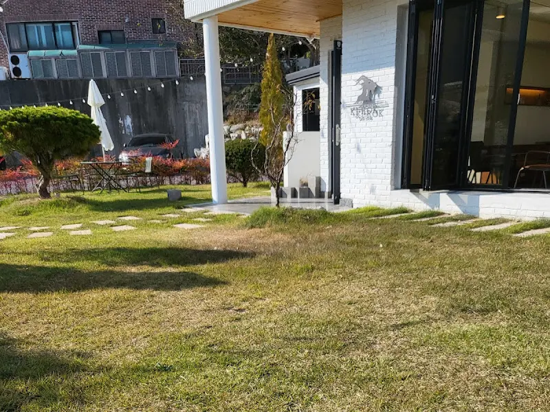 카페 기록 간판