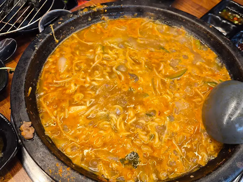 보글보글 끓고 있는 된장술밥