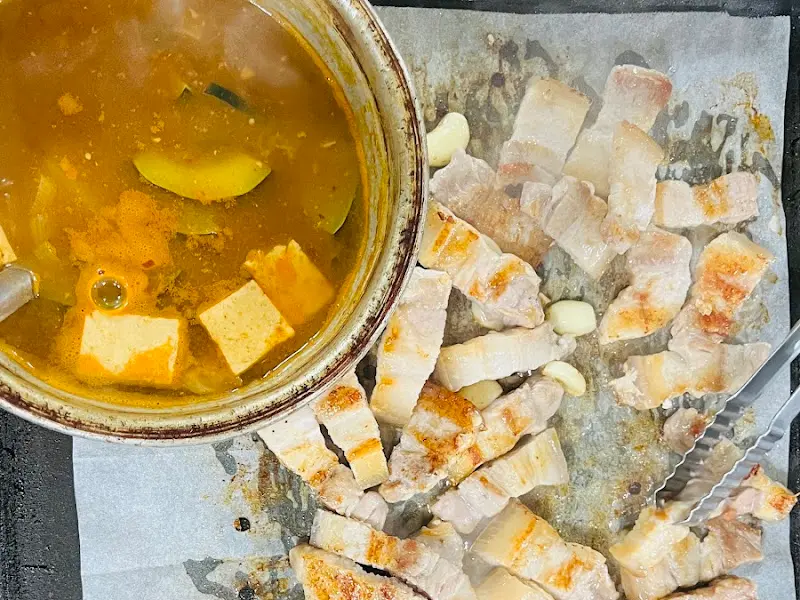 약돌 삼겹살과 된장찌개