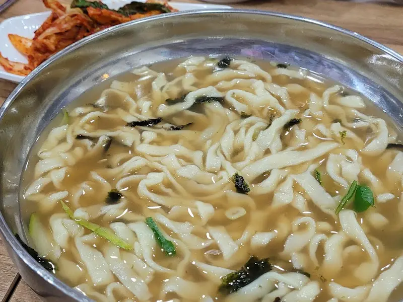칼국수와 김치