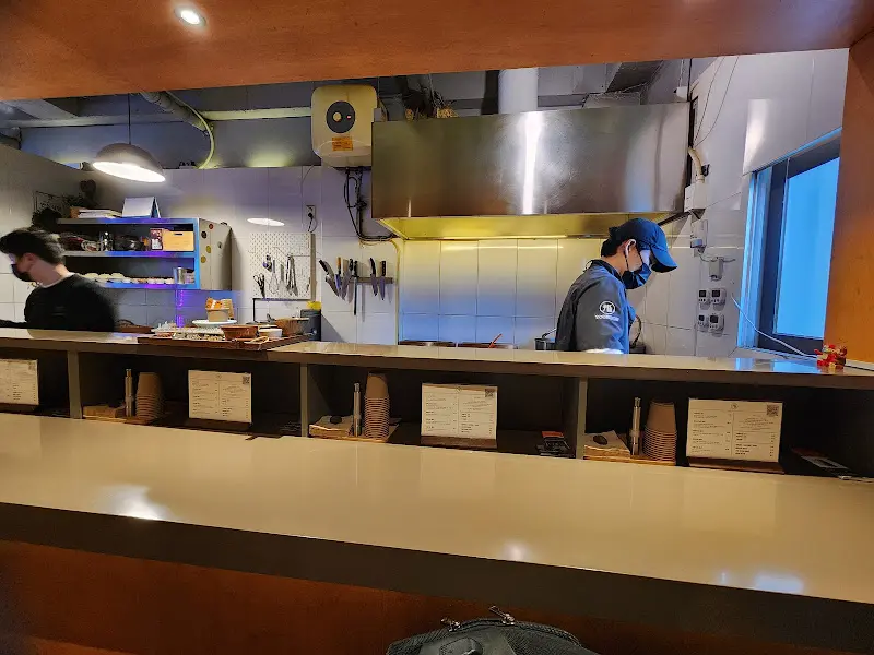 윤돈 내부 인테리어